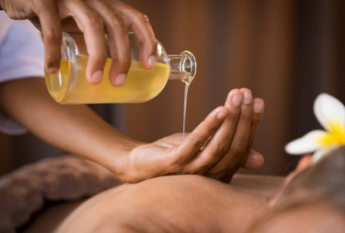 Aroma Oil Massage (Light Pressure)