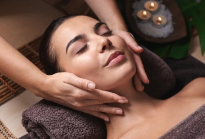 Rejuvenating Facial (Dry Skin)